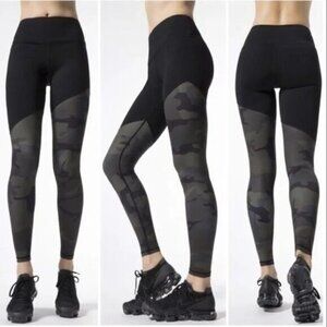 Carbon38 Echo Leggings Hero Collection Ruched Black Camo High Rise Waist Size XS